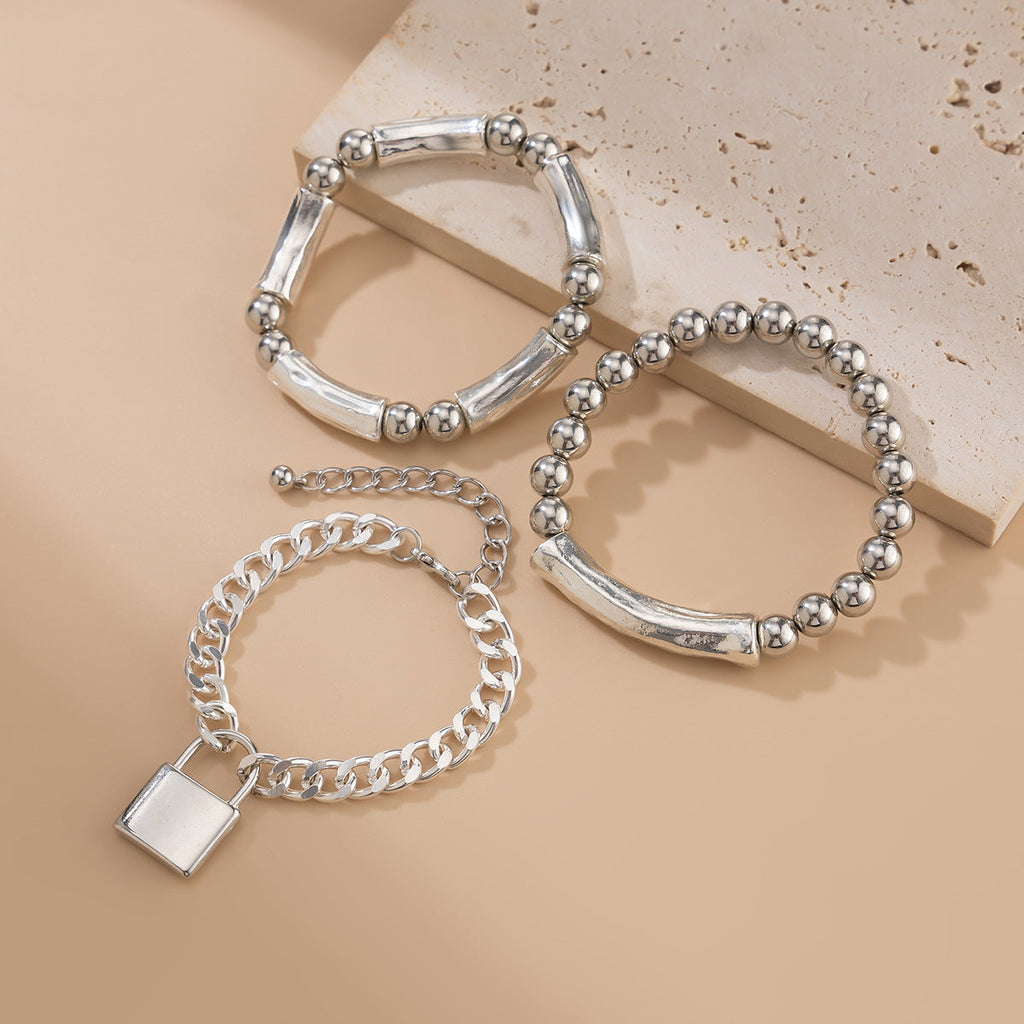 Minimally designed pearl bead bracelet with fashion sense and heart-shaped hollow Bracelet set
